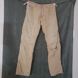 Kuhl khaki cargo pants size 30x32